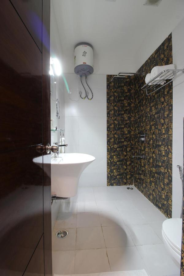 Hotel K11 Haldwāni Esterno foto